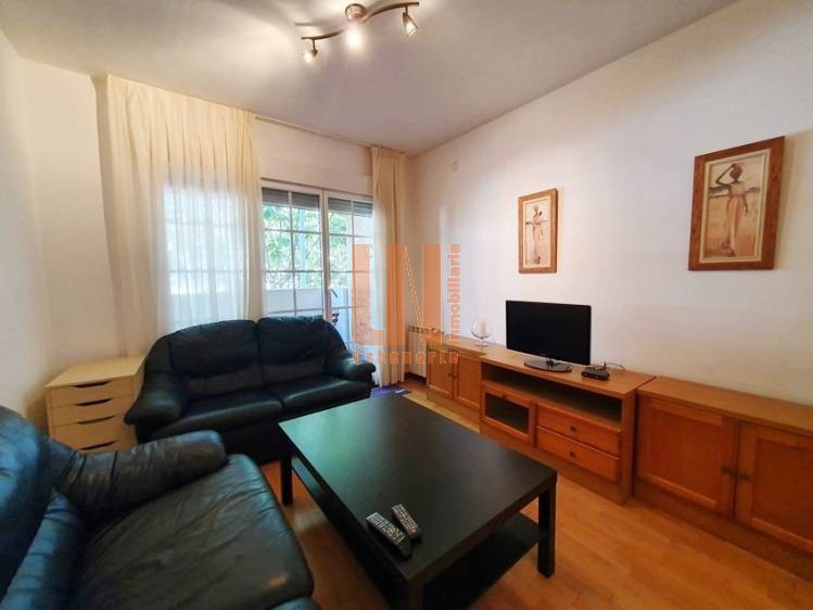 PISO CÉNTRICO Y AMUEBLADO. IDEAL ESTUDIANTES