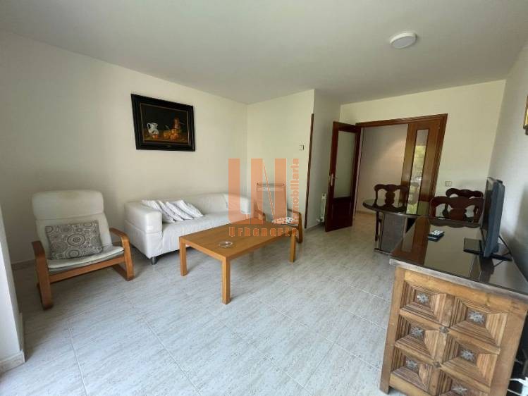 PISO AMUEBLADO. IDEAL ESTUDAINTES