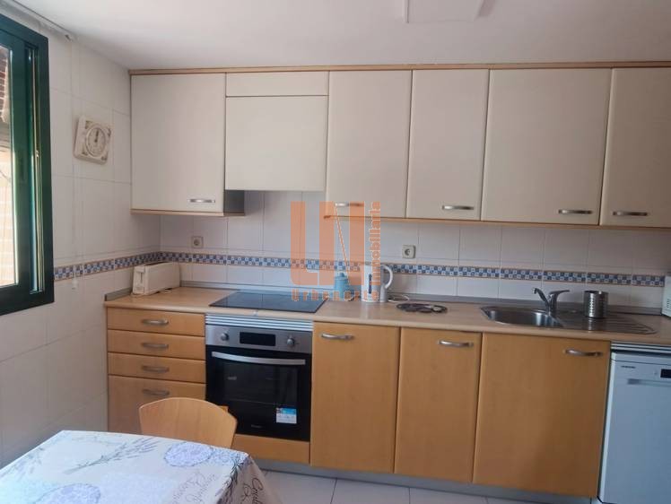 HABITACIONES PARA ESTUDIANTES EN PISO A COMPARTIR