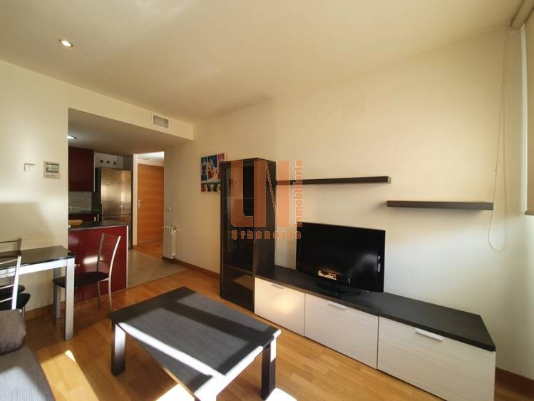 PISO EN EDIFICIO DE DISEÑO. IDEAL ESTUDIANTE.