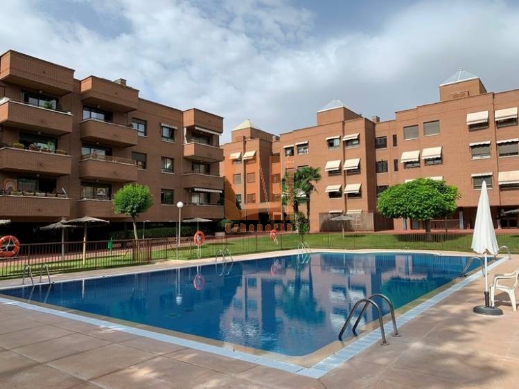 Acogedor piso 2 dorm´. en estupenda zona Avda Europa. 