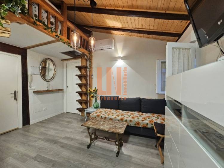 Apartamento amueblado de 1 dormitorio doble y altillo