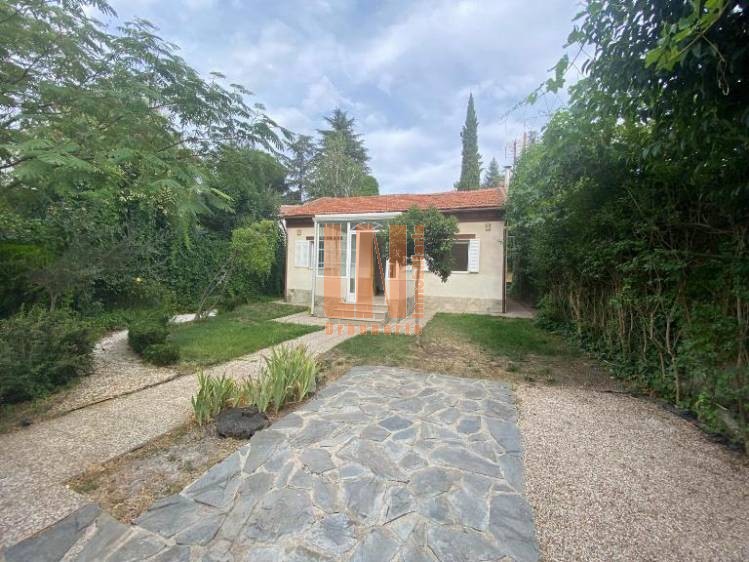 CHALET INDEPENDIENTE 4 DORM EN PARCELA MUY COMODA. 