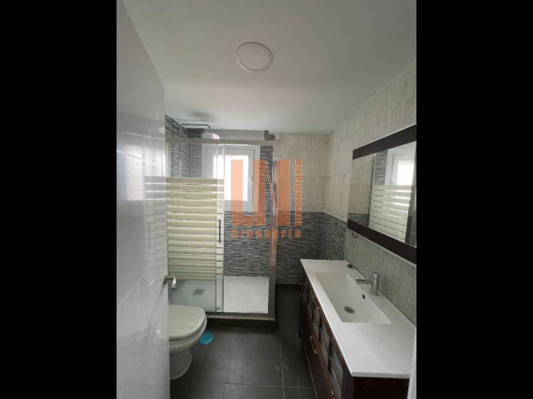 HABITACIÓN PARA ESTUDIANTE EN CHALET COMPARTIDO