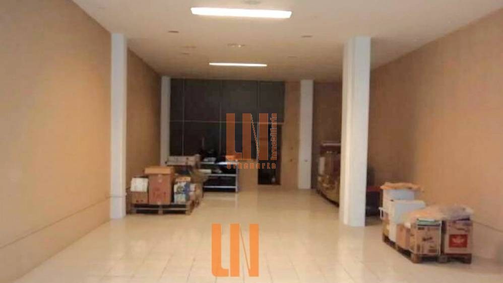 84m² local comercial con gran zona diafana.