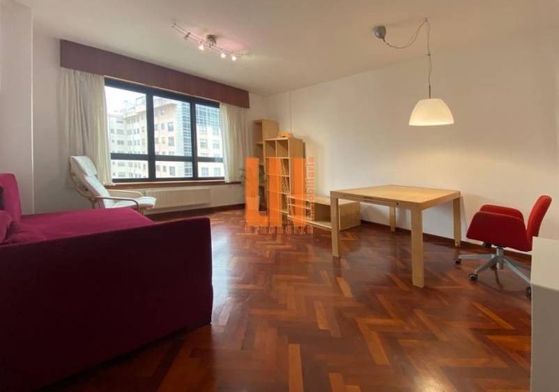 Piso amueblado de 2 dormitorios