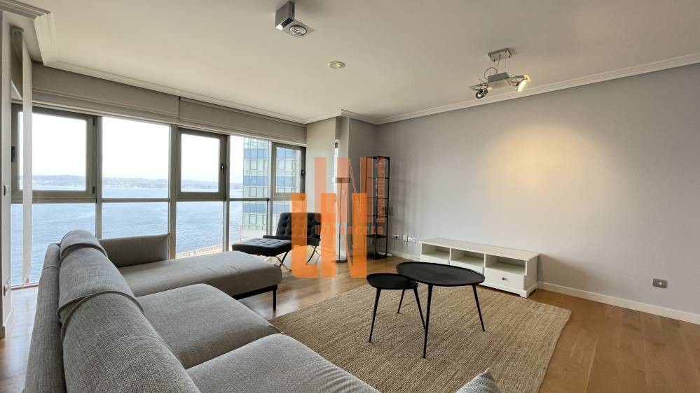 2 dormitorios. Vistas al mar. 2 Plazas de garaje