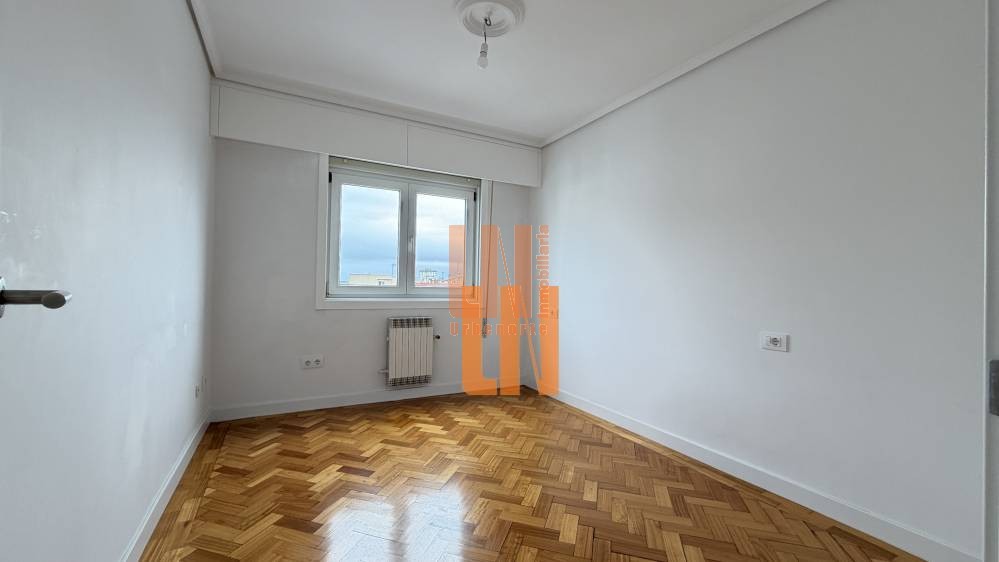 Reformado, 5 dormitorios. Plaza de garaje