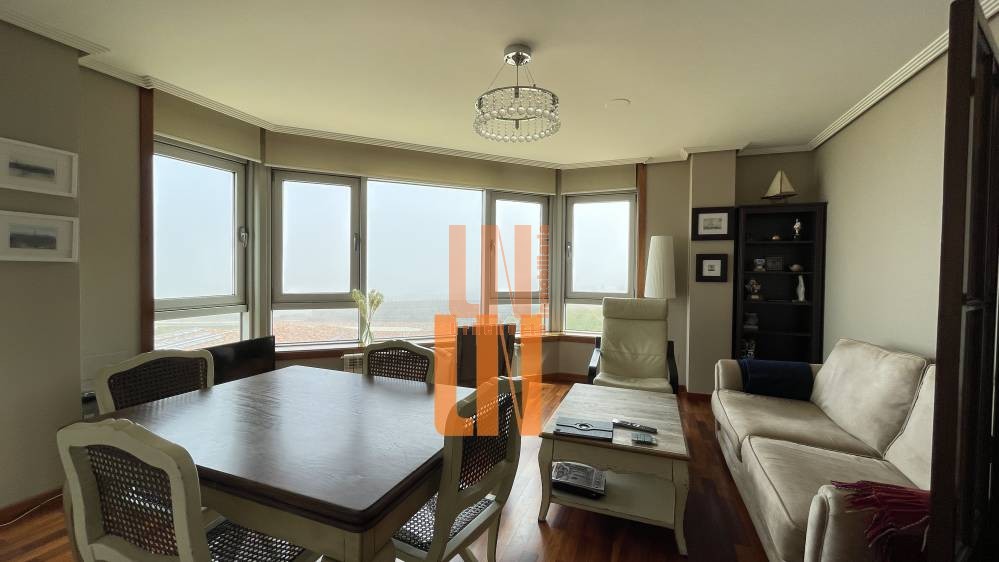 Piso de 3 dormitorios con vistas al mar