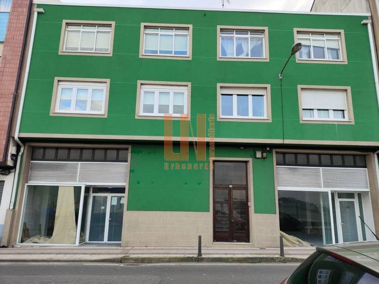 Situado a pie de calle, 350m² útiles.