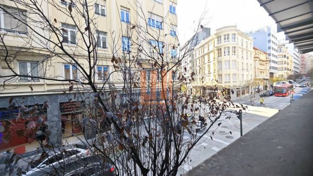 Oficina en alquiler en Plaza de Galicia.