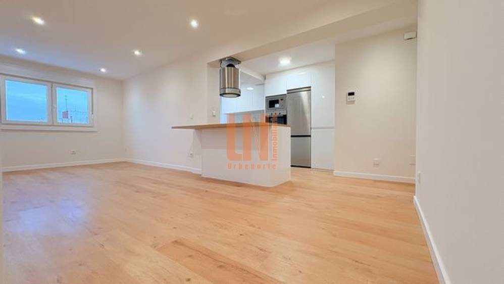 Piso sin amueblar, 3 dormitorios reformado.  