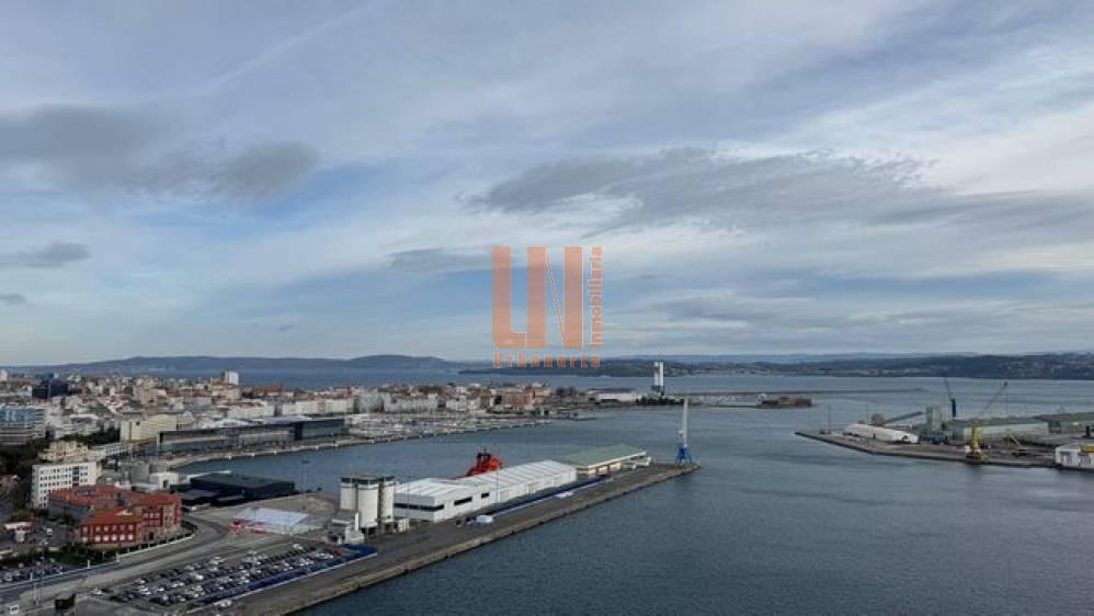 Amueblado con vistas al mar.