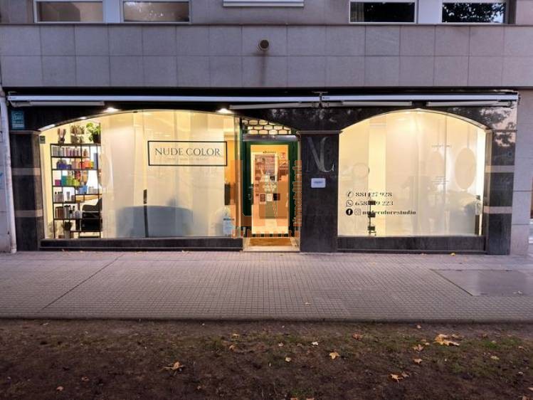  100m² de local comercial con salida de humos. 