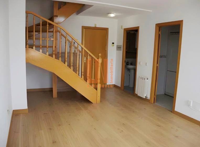 OPORTUNIDAD DE PRECIOSO ATICO 2 DOR. MUY LUMINOSO 