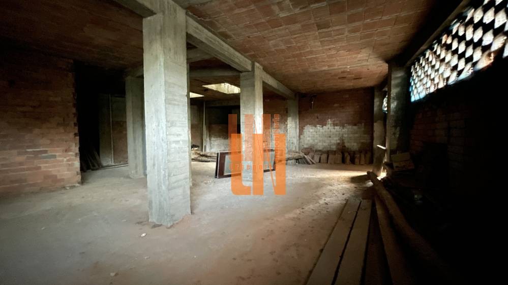 Local comercial en Rda. de Nelle