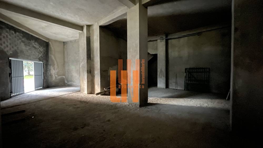 Local comercial en Avda. de Arteixo