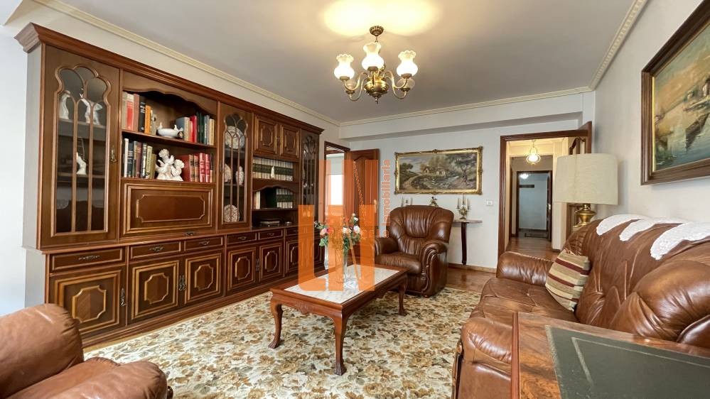 Piso de 3 dormitorios muy próximo a la Alameda. Garaje