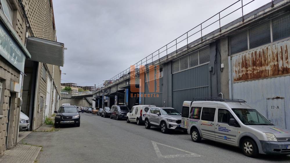 Nave bien situada, posibilidad de dividir en cuatro.