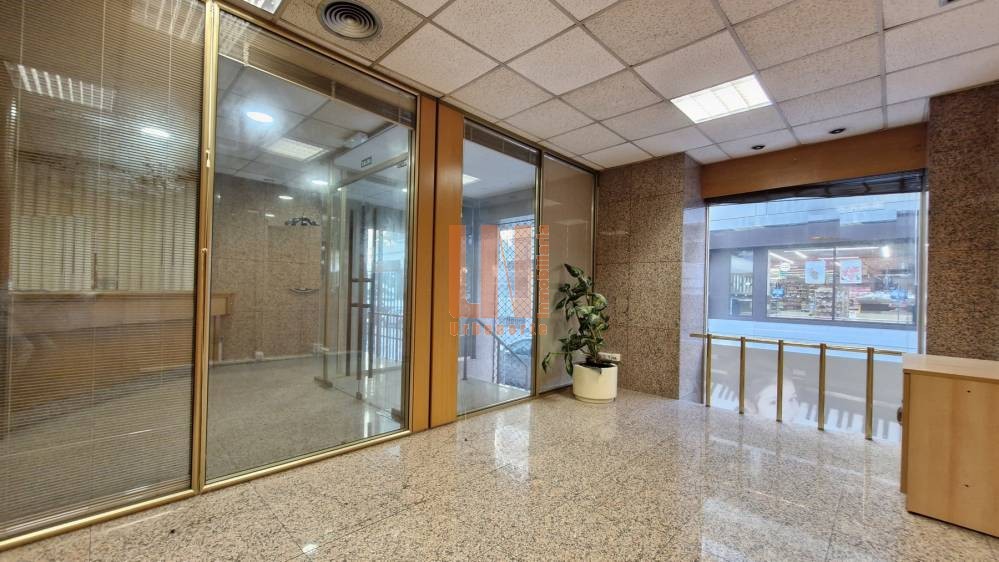 Situado en pleno centro, 308m², zona de alto transito.
