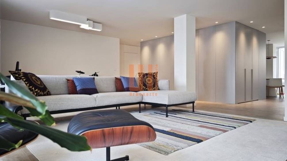 Exclusiva vivienda totalmente reformada y con terraza.