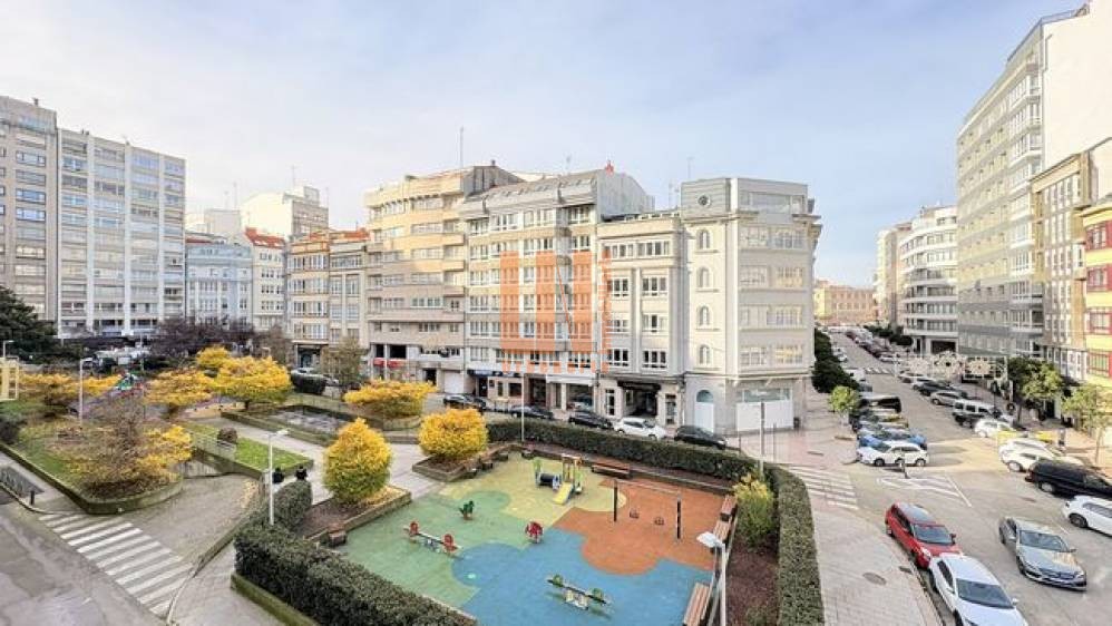 94m² útiles en esquina para reforma integral. 