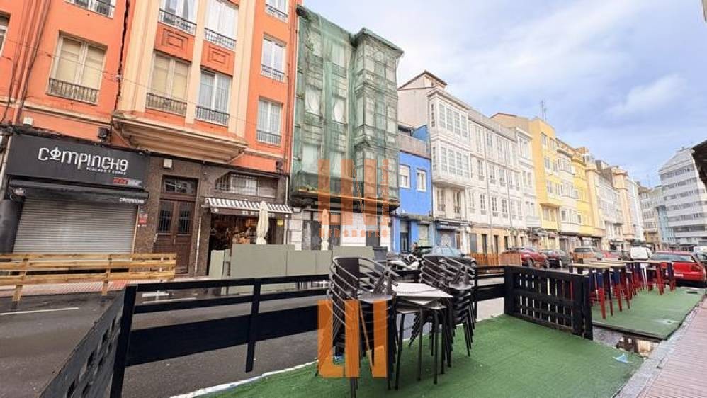 Edificio para rehabilitar con licencia.