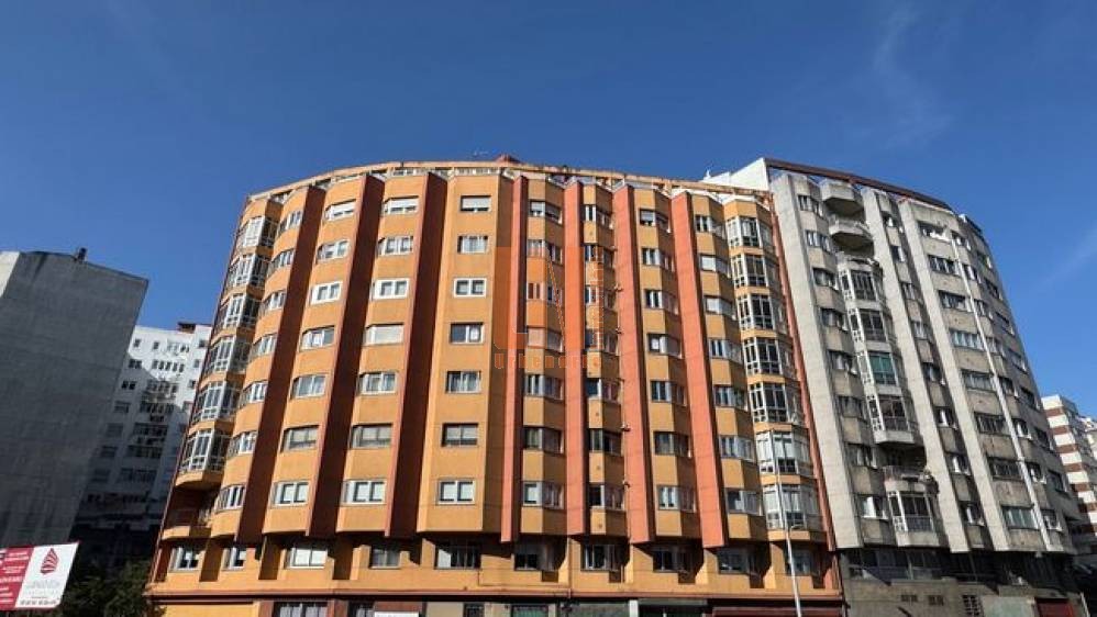 totalmente exterior con garaje.