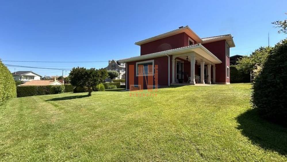 Chalet impecable entre Santa Cruz y Mera, Oleiros, A Coruña.