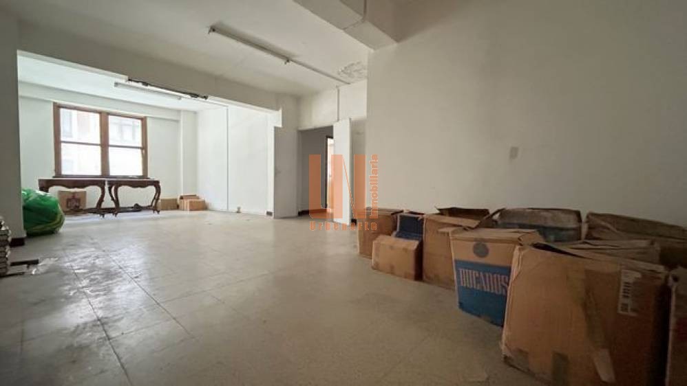 60m² útiles, con asccensor, posiblidad cambio de uso.