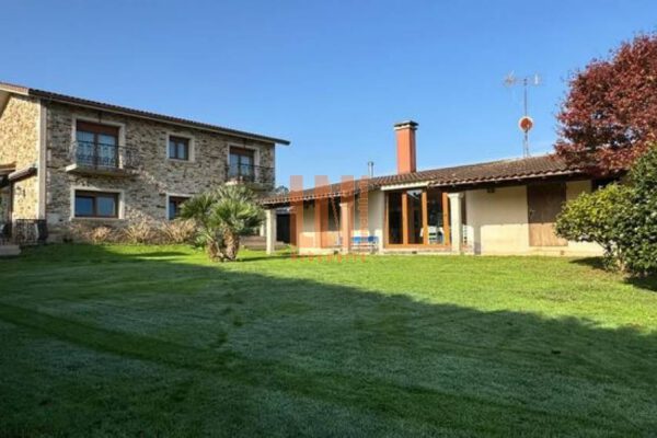 Casa en Carballo (A Coruña)