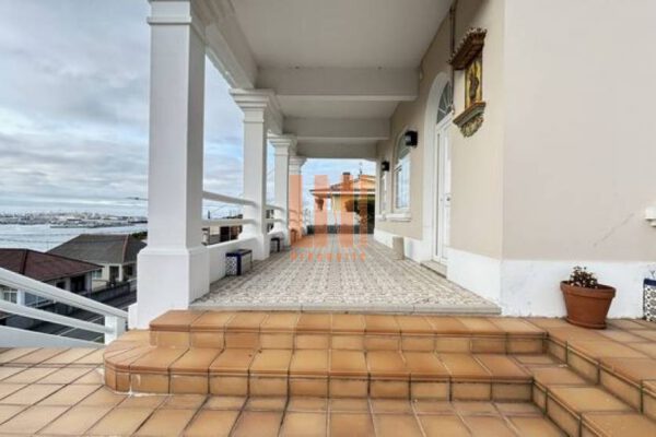 Vivienda unifamiliar en Oleiros (A Coruña)