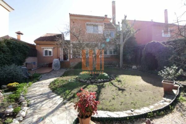 Adosado en Villanueva de la Cañada (Madrid)
