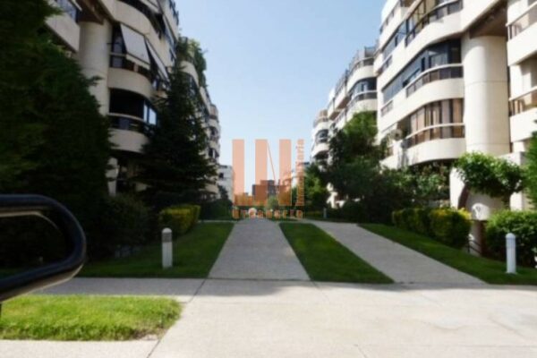 Parking negocio en ARAVACA (Madrid)