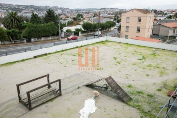 Edificio de oficinas en Oleiros (A Coruña)