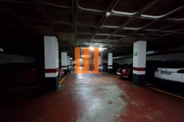 Parking doble en A Coruña (A Coruña)