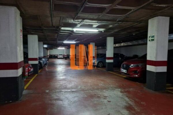 Parking doble en A Coruña (A Coruña)