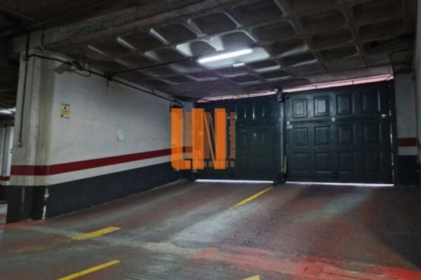 Parking doble en A Coruña (A Coruña)