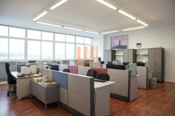 Edificio de oficinas en Oleiros (A Coruña)