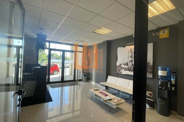 Local comercial en Carral