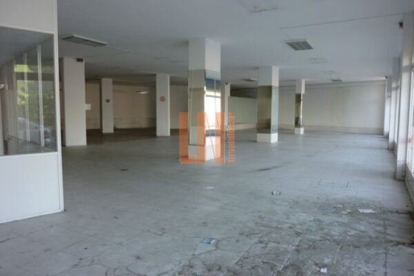 Local comercial en Arteixo (A Coruña)