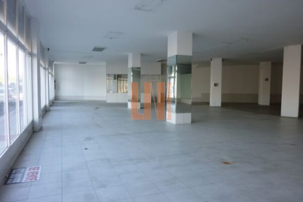 Local comercial en Arteixo (A Coruña)