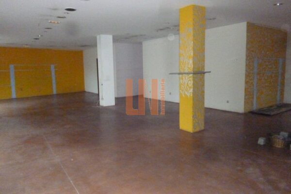 Local comercial en Oleiros (A Coruña)