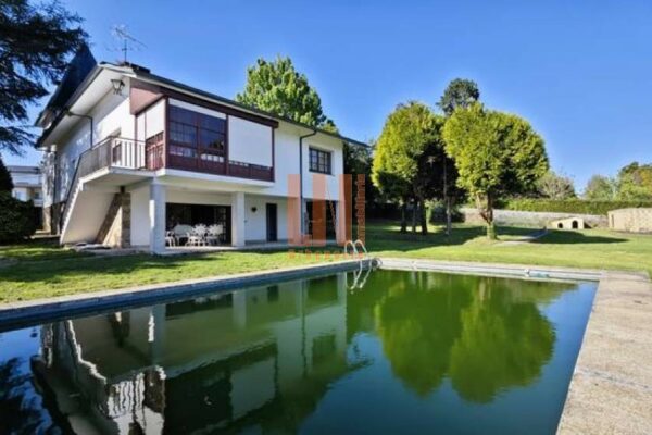 Chalet en Oleiros (A Coruña)