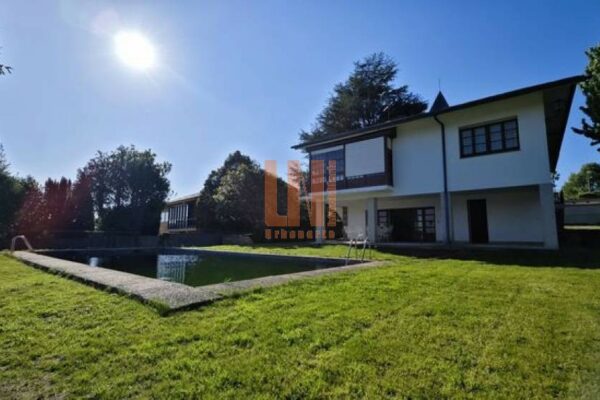 Chalet en Oleiros (A Coruña)