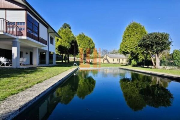 Chalet en Oleiros (A Coruña)