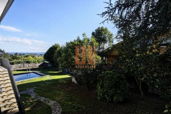 Chalet en Oleiros (A Coruña)