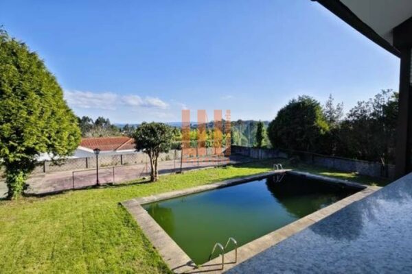 Chalet en Oleiros (A Coruña)