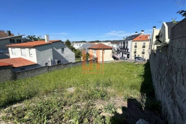 Suelo residencial en Oleiros (A Coruña)