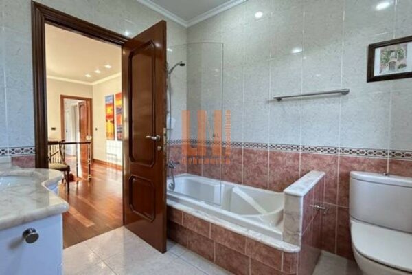 Vivienda unifamiliar en Oleiros (A Coruña)